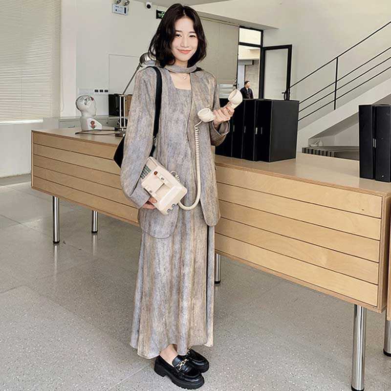 オーバーサイズジャケット×キャミソールワンピース