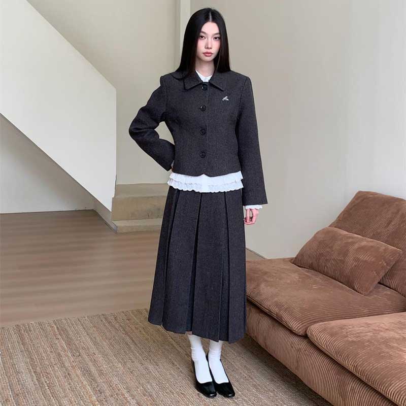 ショートジャケット×ロングプリーツスカート