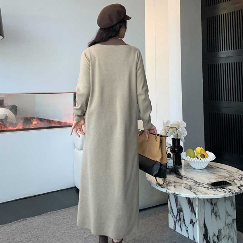 襟付きVネックロングニットワンピース