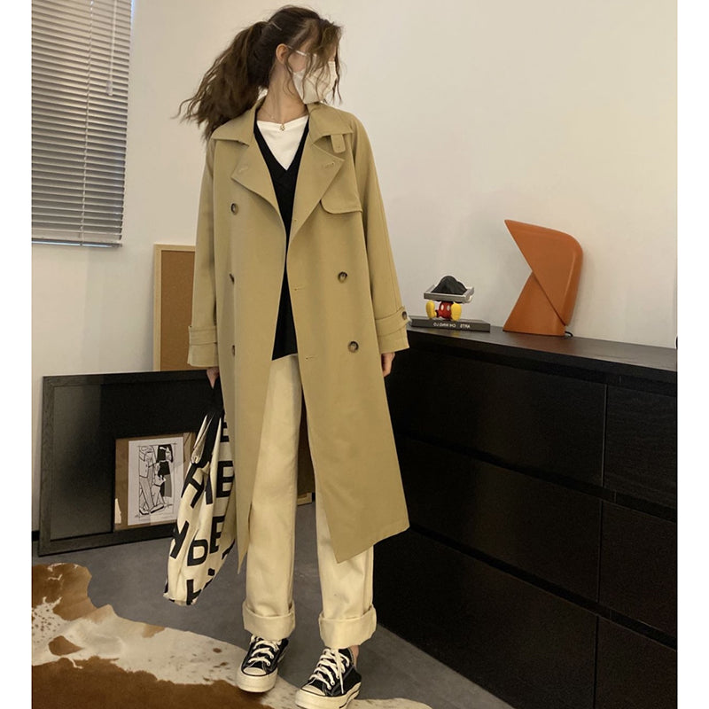 シンプルベージュトレンチコート