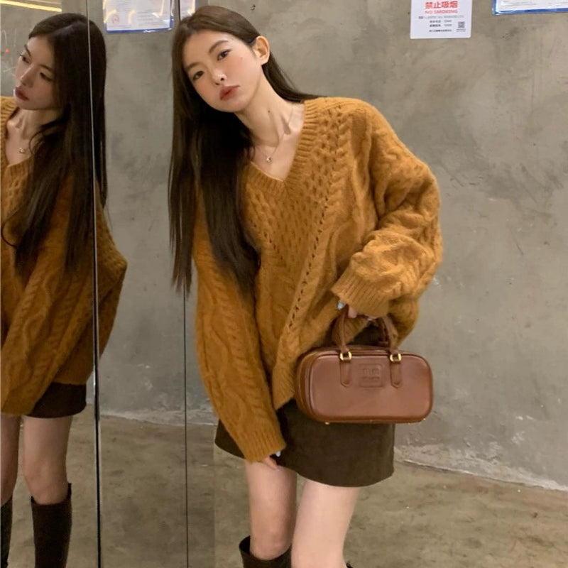 オーバーサイズVネックケーブルニット