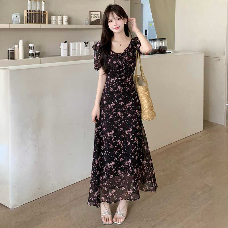 小花柄フリルワンピース