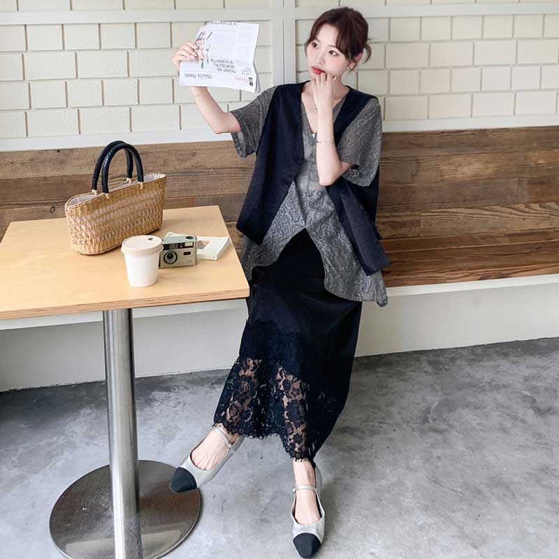 ペイズリーブラウス×マニッシュジレ×レーススカート