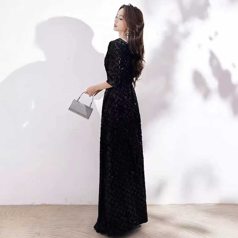グリッターダイヤモンドロングドレス（黒）圧倒的存在感を放つ
