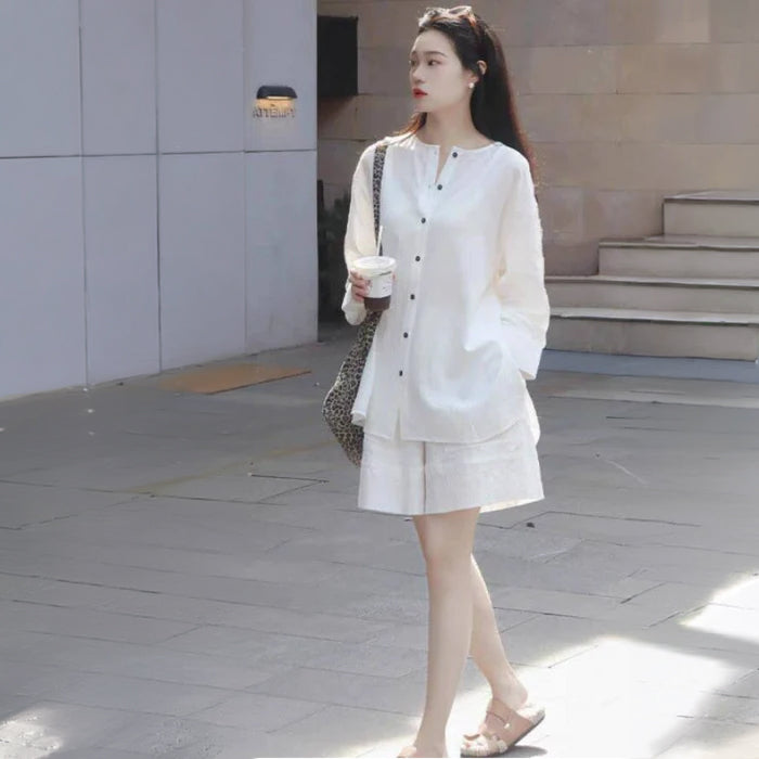 ホワイトシャツ×ショートパンツセット