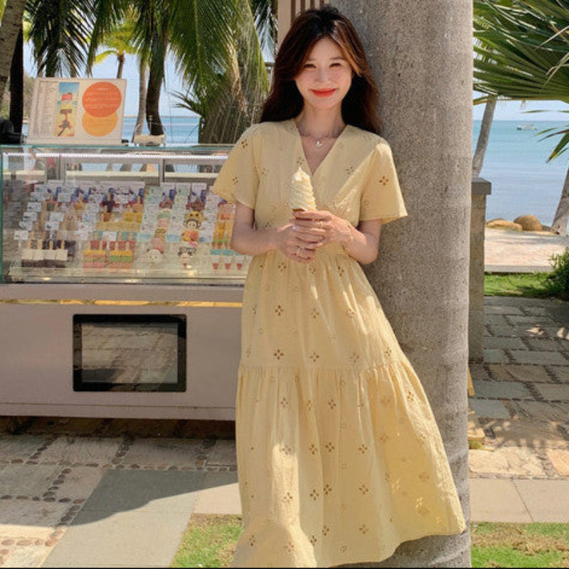 小花柄カットワークレースワンピース