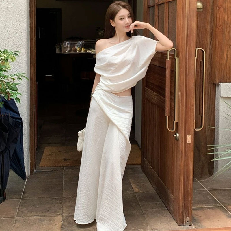 アシンメトリーブラウス×ワイドレッグパンツ