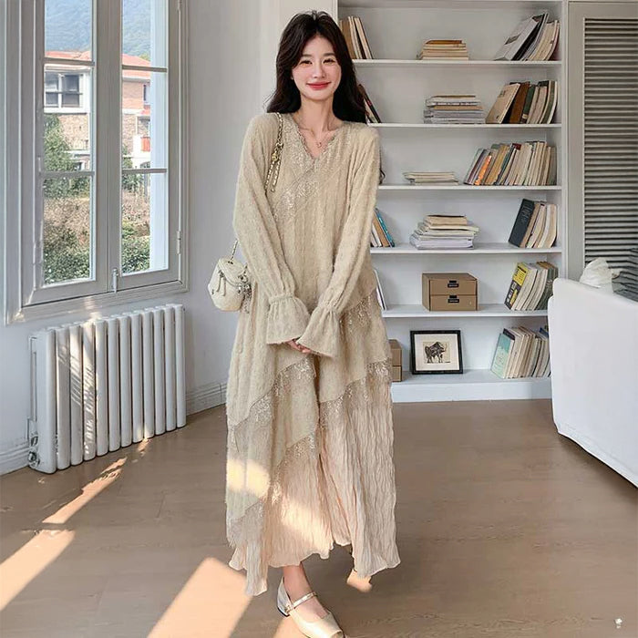 アンティークレースロングワンピース（ベージュ）春/秋 ガーリーな素材使い
