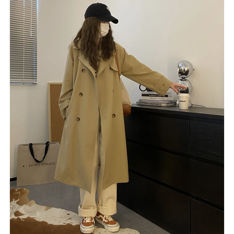 シンプルベージュトレンチコート