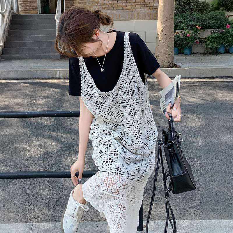 Tシャツワンピース×レースワンピース