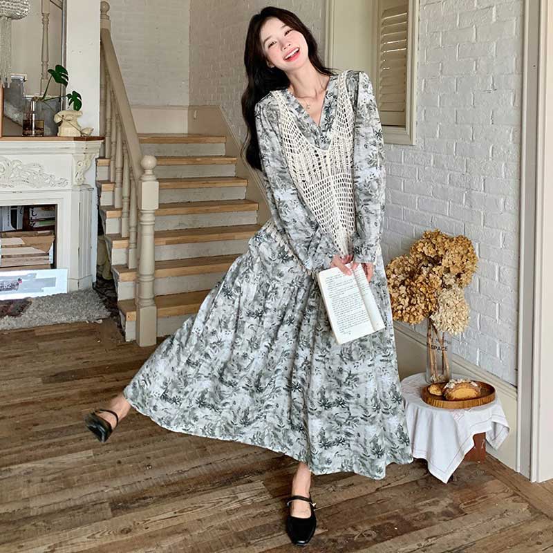 クロシェ編みベスト×ボタニカルマキシワンピース