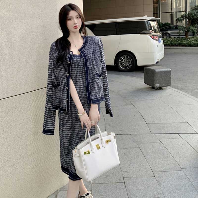 ボーダーニットジャケット×ノースリーブワンピース