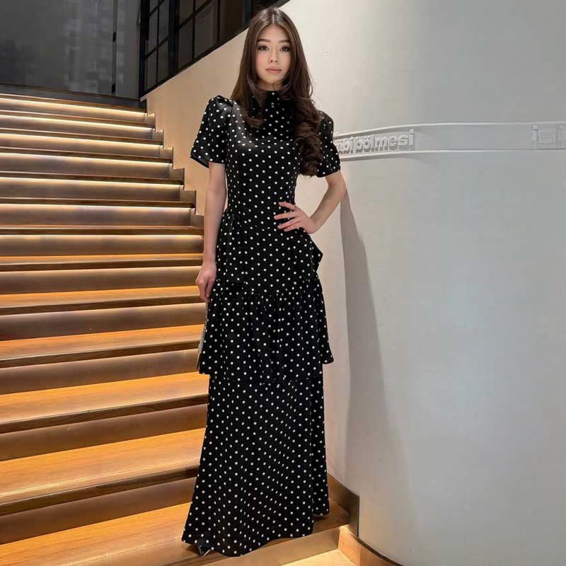 ドット柄ティアードフリルロングワンピース