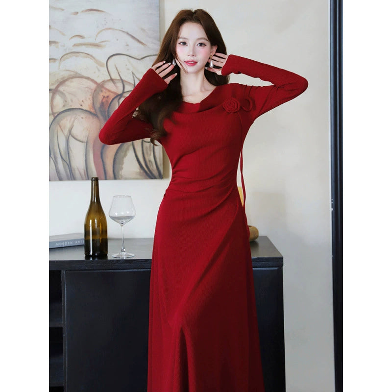 ローズモチーフダークレッドフレアドレス