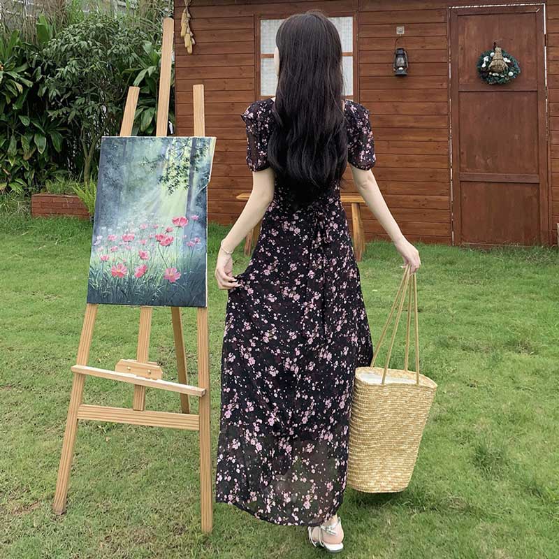 小花柄フリルワンピース
