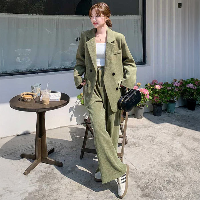 オーバーサイズグリーンセットアップ