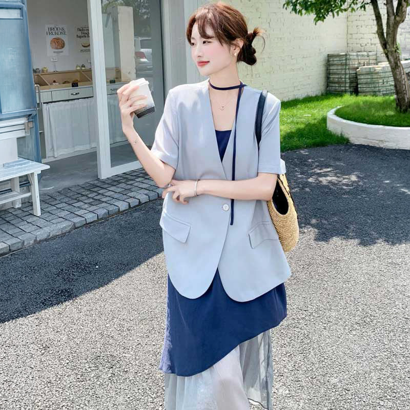 半袖ジャケット×レイヤードワンピース