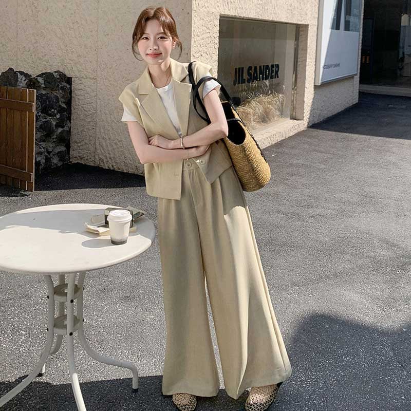 テーラードベスト×ワイドパンツ