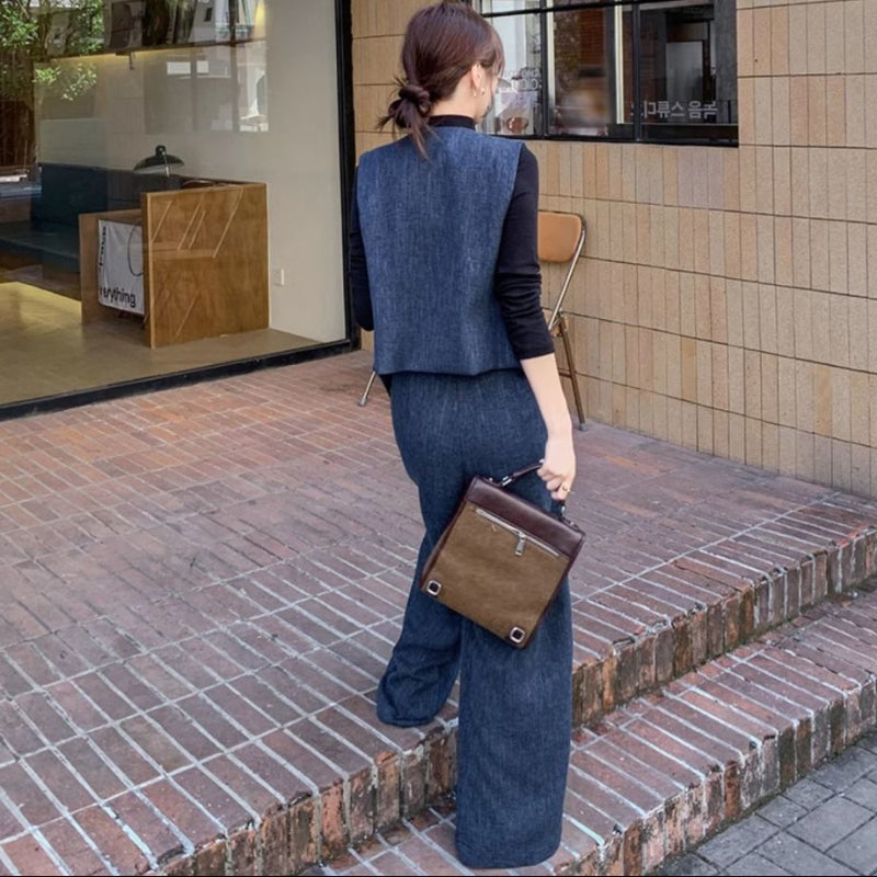 ブルーグレーベスト×ワイドパンツセット