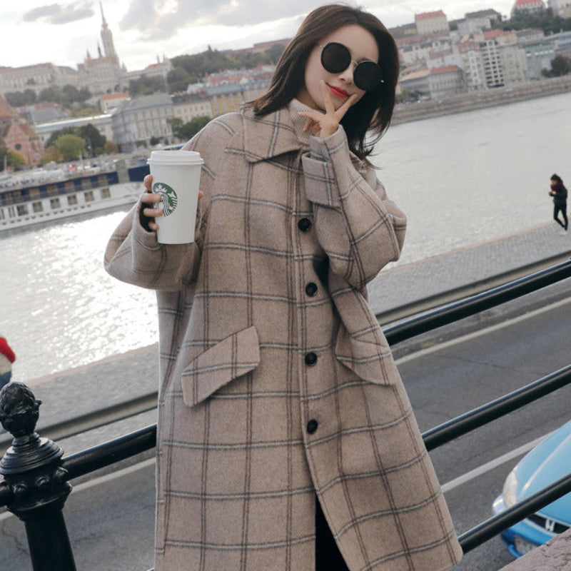 モードチェックミドル丈コート