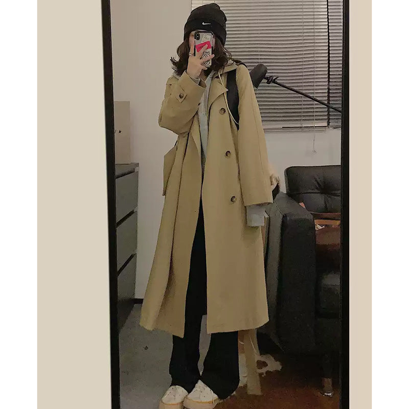 シンプルベージュトレンチコート