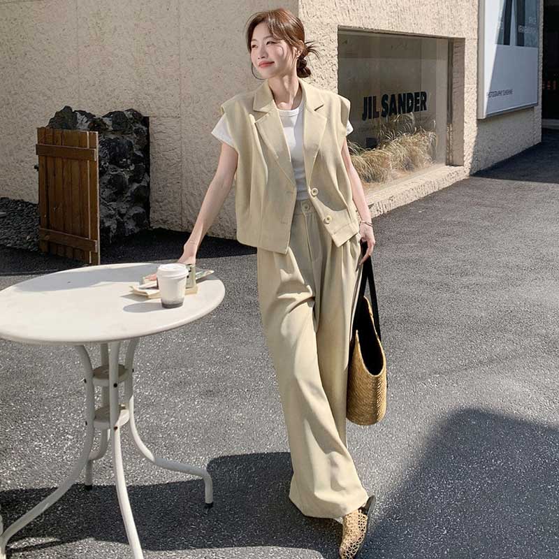 テーラードベスト×ワイドパンツ