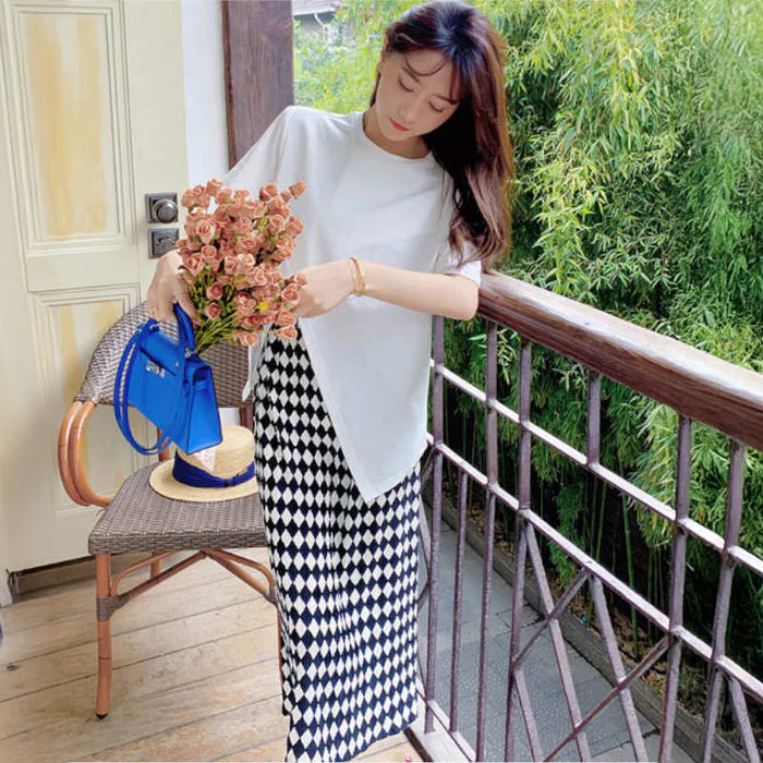 スリットロングTシャツ×ダイヤ柄ナロースカート(2colors)