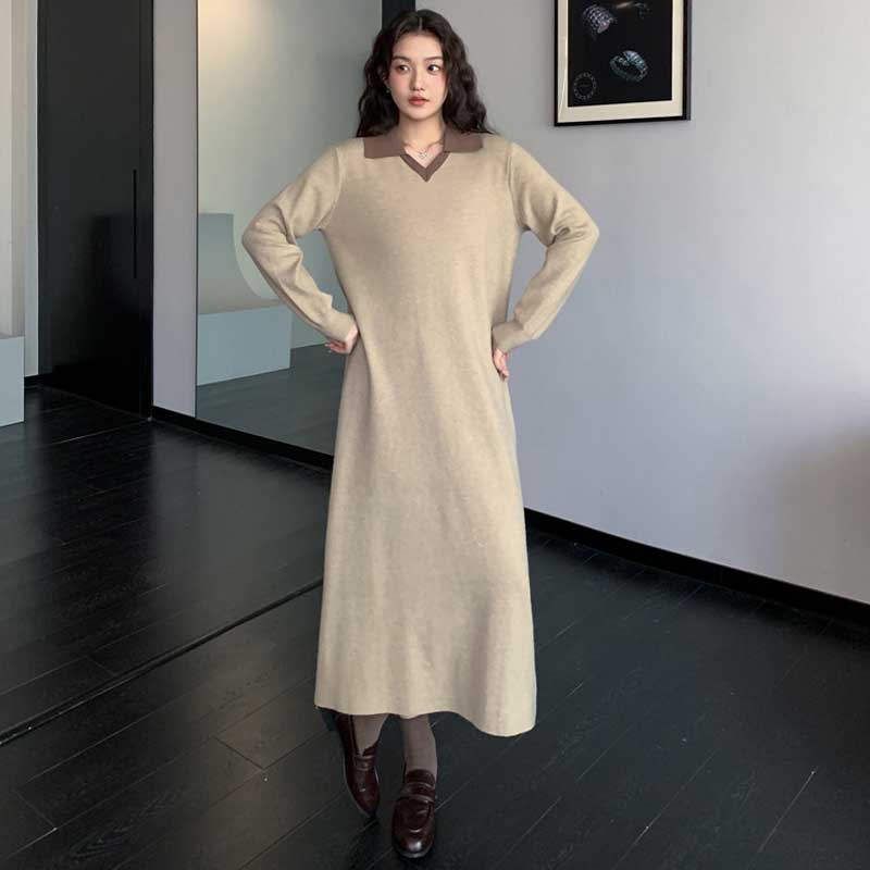 襟付きVネックロングニットワンピース