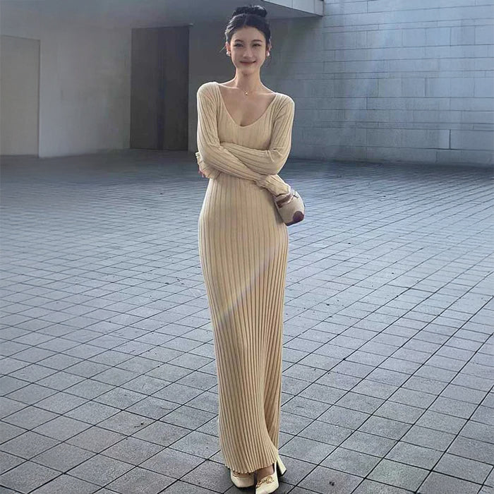 Vネックロングリブニットワンピース