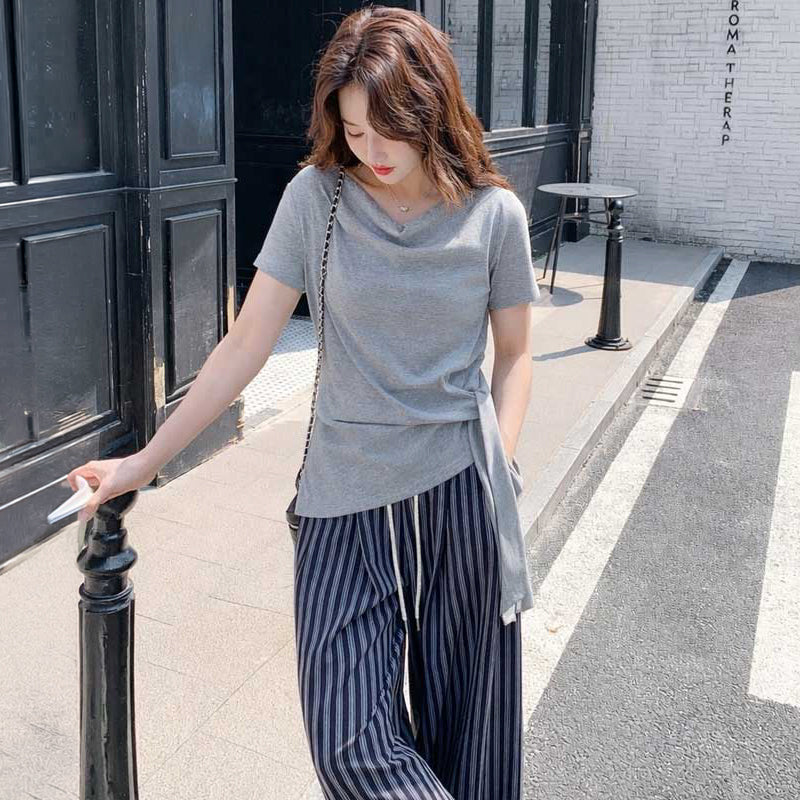 サイドリボンカットソー×ストライプパンツ