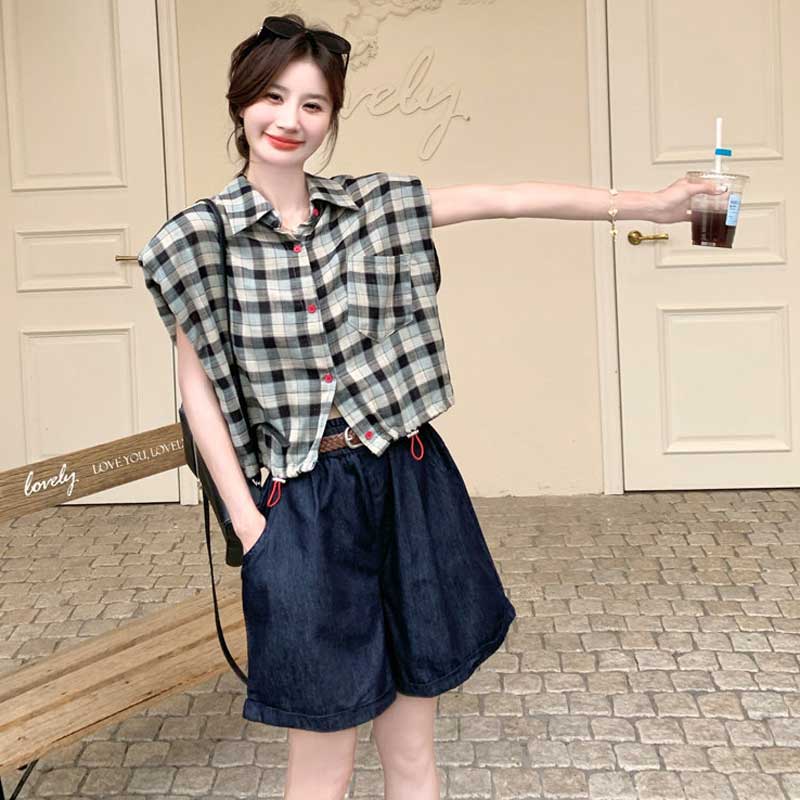 ショート丈チェックシャツ×ワイドデニムショーツ