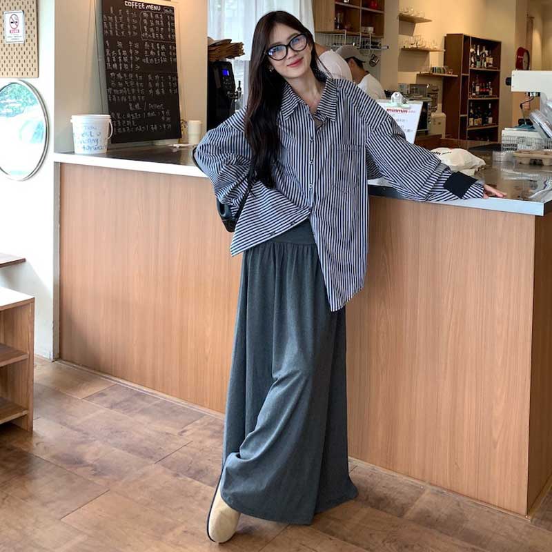 ストライプシャツ×ジャージーマキシスカート