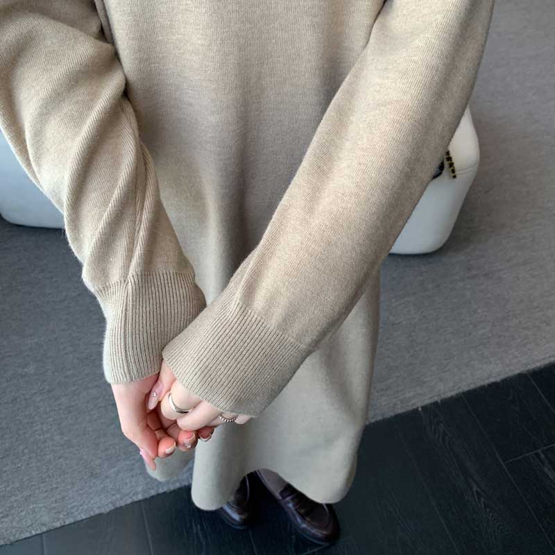 襟付きVネックロングニットワンピース