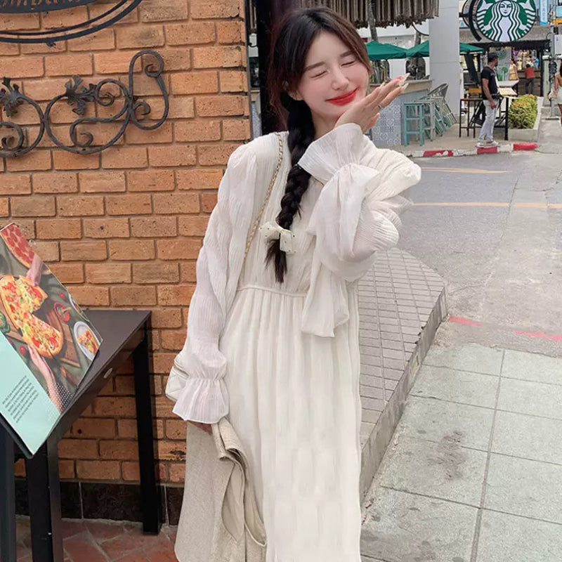 ベージュベスト×シフォンワンピース