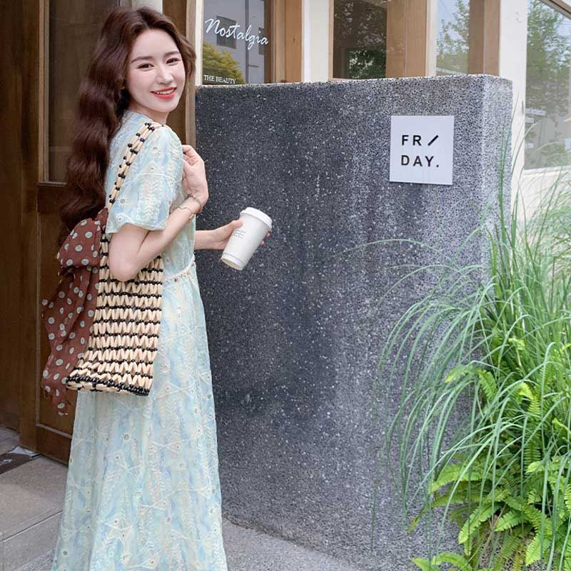 幾何学刺繍ワンピース