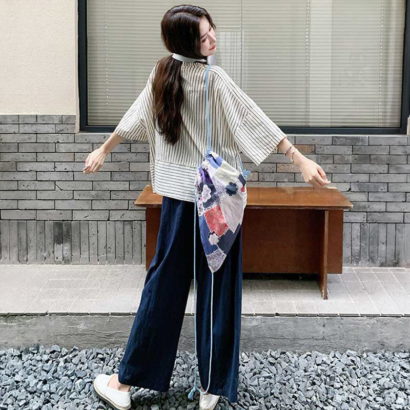 トライプブラウス×ネイビーワイドパンツ