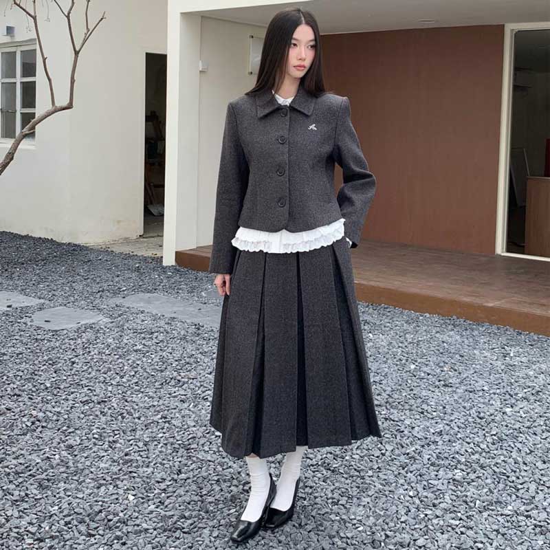 ショートジャケット×ロングプリーツスカート