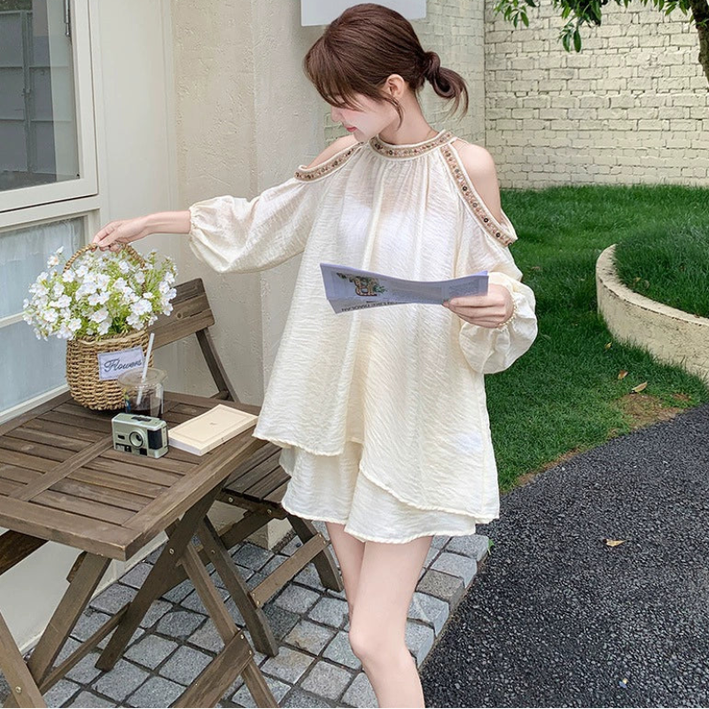 コードステッチトップス×ショートパンツ