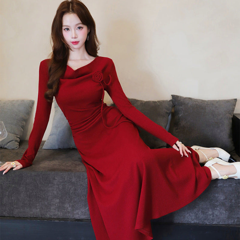 ローズモチーフダークレッドフレアドレス