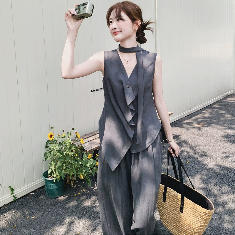 モードデザインノースリーブパンツスーツ