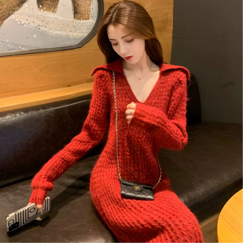 レッドカラースリムニットワンピース