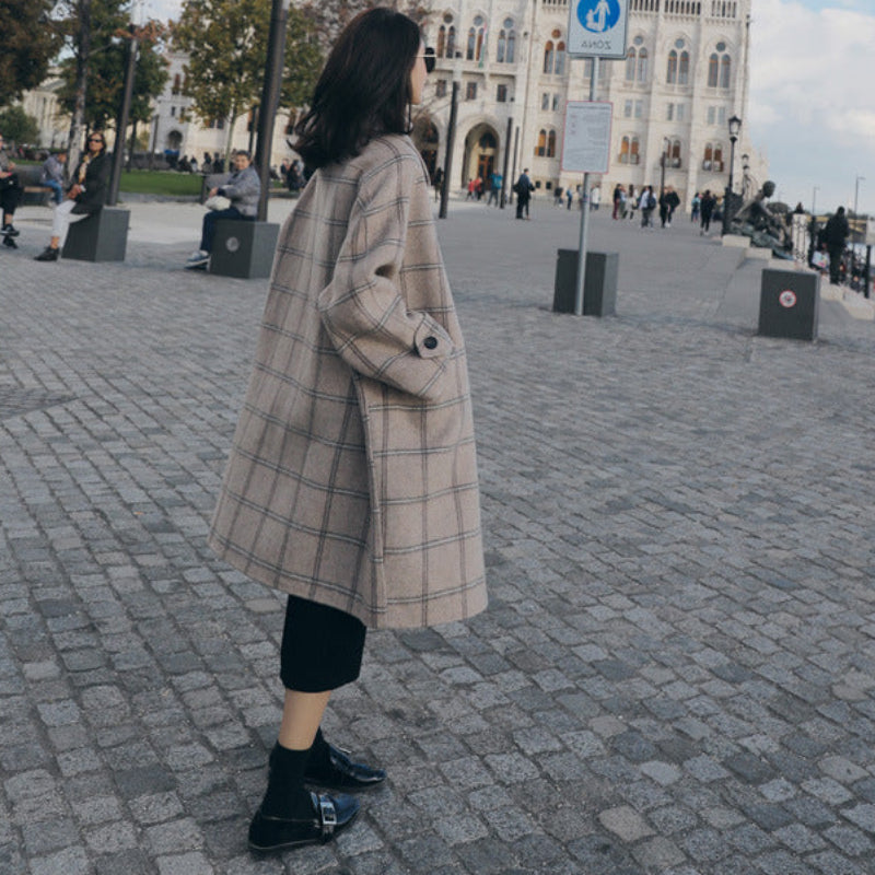 モードチェックミドル丈コート