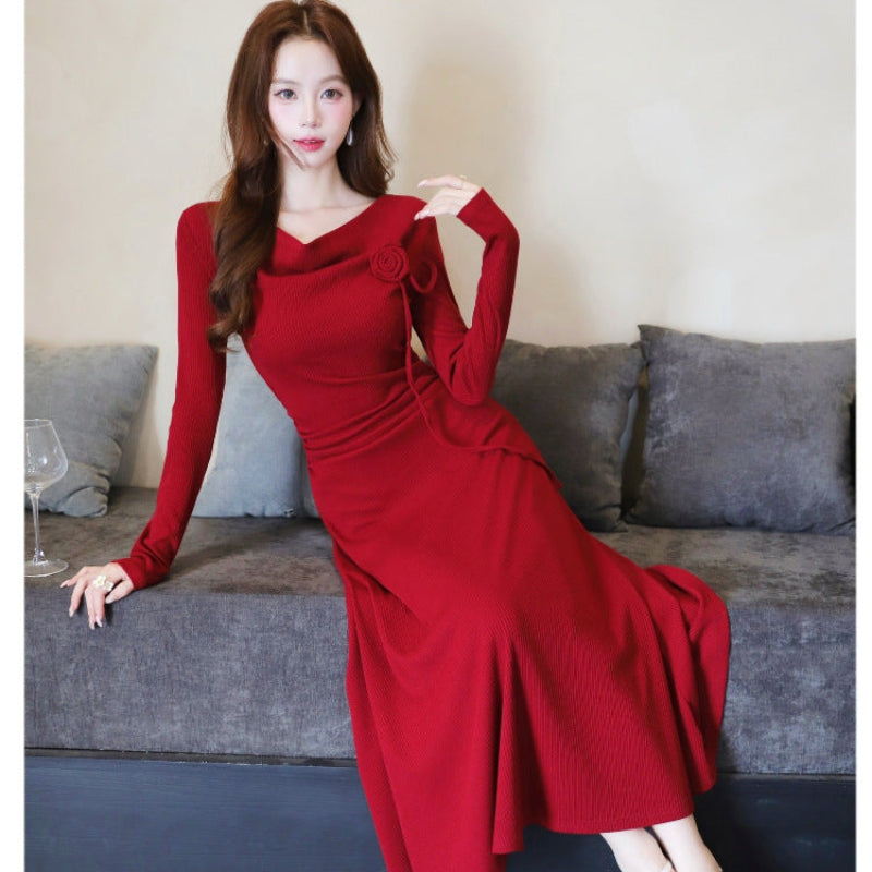 ローズモチーフダークレッドフレアドレス