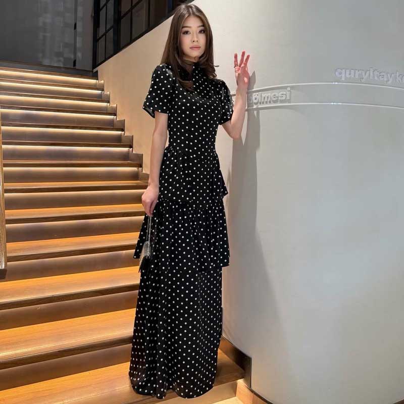 ドット柄ティアードフリルロングワンピース