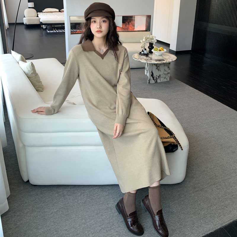 襟付きVネックロングニットワンピース