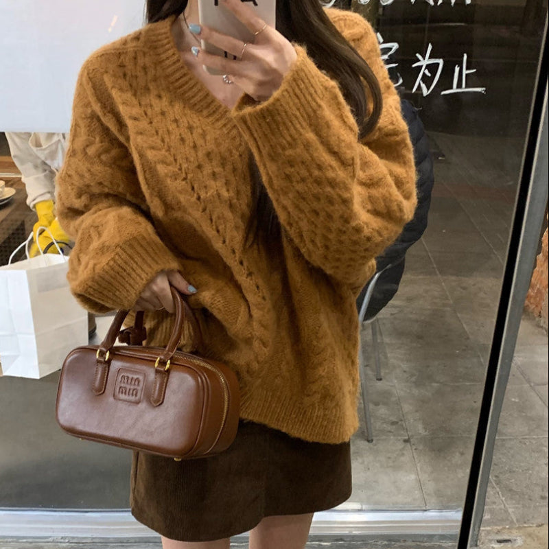 オーバーサイズVネックケーブルニット