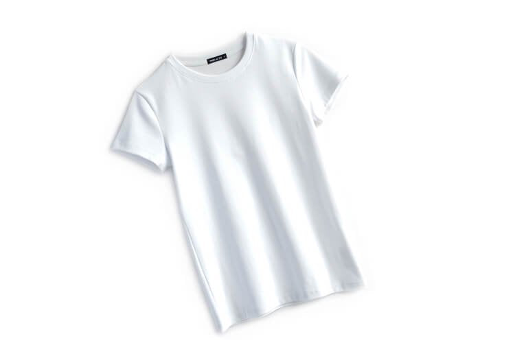 ホワイトTシャツ×センタースリットマーメイドサロペットスカート