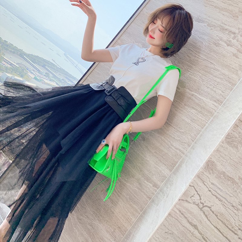 green × black  チュールスカート