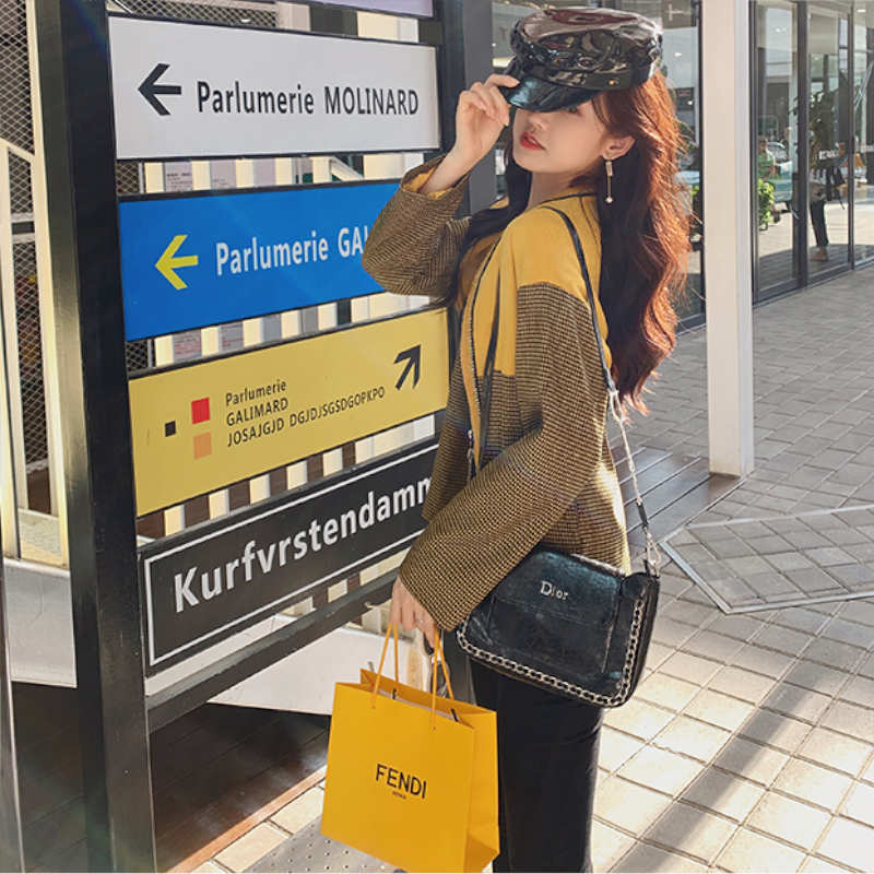 ベルト付き柄パネルジップアップブルゾン