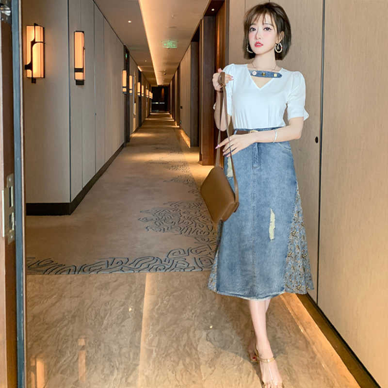 デニムベルト付き袖コンシャスTシャツ×異素材ペイズリーコンビデニムスカート